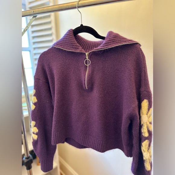 Cute sweater - Picture 3 of 3